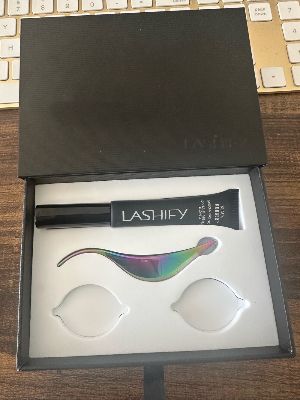 LASHIFY Kit with Iridescent Multicolor Applicator